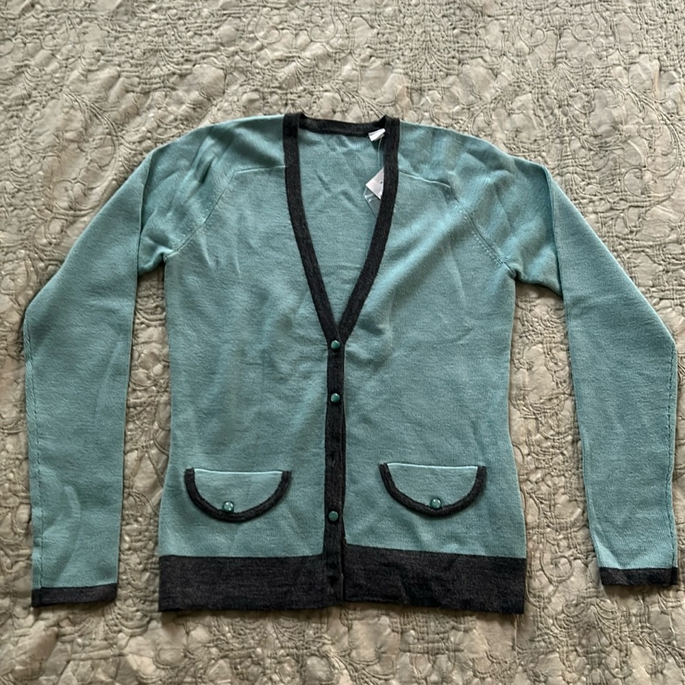 NWT cute petite turquoise and gray cardigan